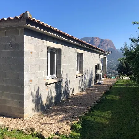 La maison des Pop's, magnifique vue dégagée sur le Gozzi - 6 couchages Сasa de vacaciones *